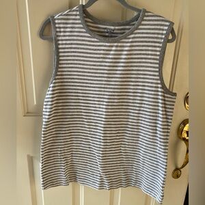 Duluth Trading Co Women’s Longtail Tank. Size Lg. Never worn.